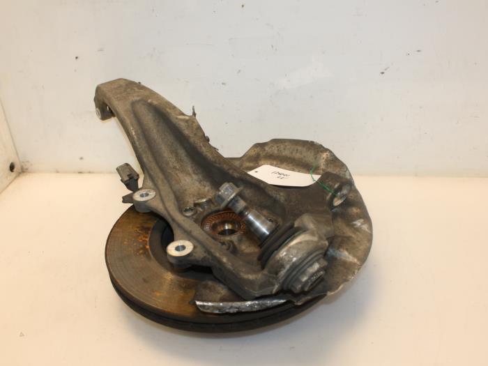 Knuckle, front left from a BMW 5 serie Touring (F11) 520d xDrive 16V 2015