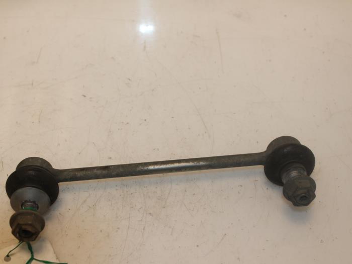 Rear torque rod, left from a BMW 5 serie Touring (F11) 520d xDrive 16V 2015