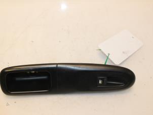 Begagnade Brytare, eldrivna fönster Peugeot 406 (8B) 2.0 16V ST,SV Pris € 40,00 Marginaltabell erbjuds av Van Gils Automotive