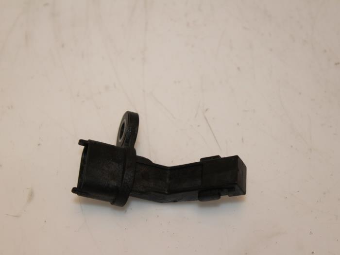 Begagnade Vevaxelsensor Mercedes A (W176) 1.6 A-180 16V Pris € 30,00 Marginaltabell erbjuds av Van Gils Automotive
