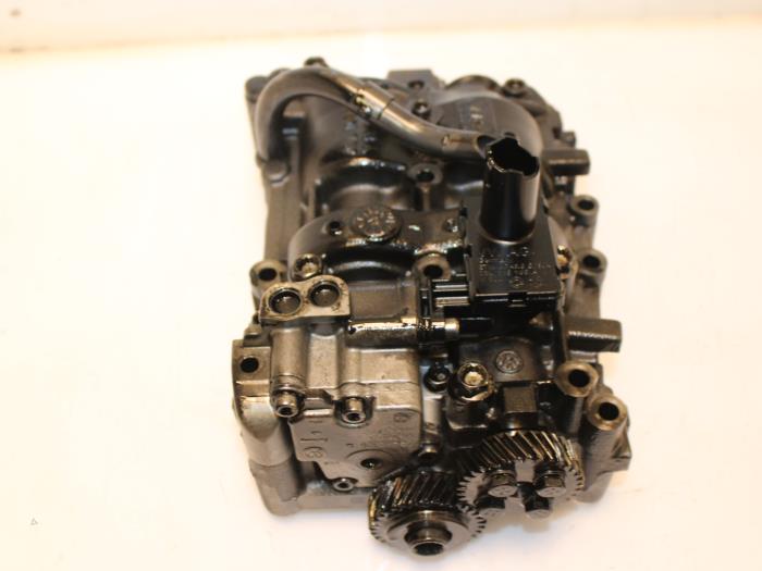 Oil pump Audi A4 2.0 TDI 16V 03L103537 CJC