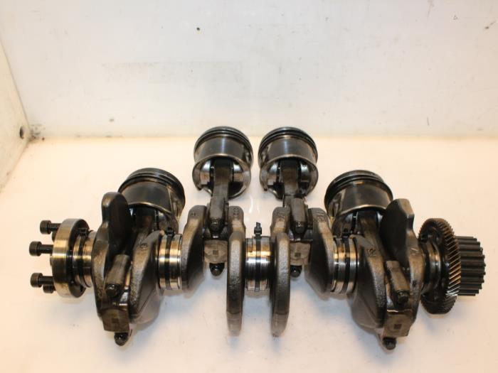 Crankshaft from a Audi A4 (B8) 2.0 TDI 16V 2012