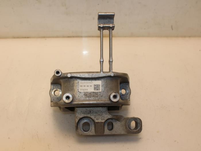 Used Engine mount Volkswagen Touran (5T1) 1.6 TDI SCR BlueMotion Technology Price € 36,30 Inclusive VAT offered by Van Gils Automotive