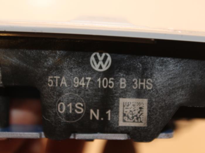 Luz interior delante de un Volkswagen Arteon (3HAB) 1.5 TSI 16V 2018