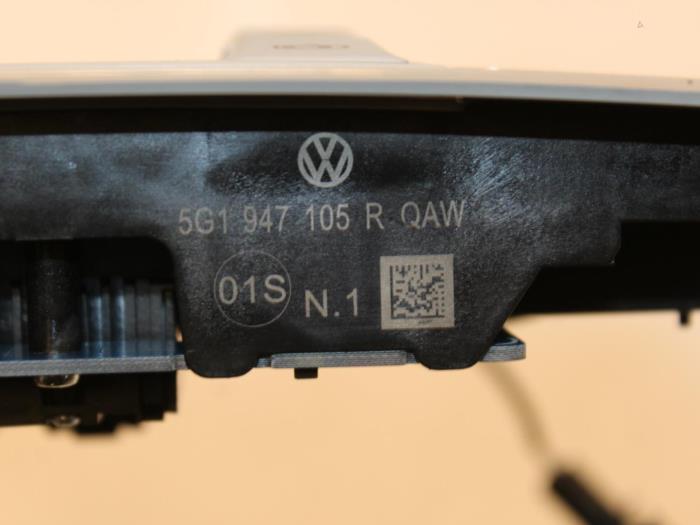 Innenbeleuchtung vorne van een Volkswagen Touran (5T1) 1.6 TDI 2016