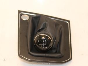 Used Gear stick knob Volkswagen Touran (5T1) 1.6 TDI Price € 36,30 Inclusive VAT offered by Van Gils Automotive