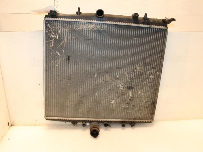 Usagé Radiateur Citroen C8 (EA/EB) 2.2 HDi 16V Prix € 65,00 Règlement à la marge proposé par Van Gils Automotive