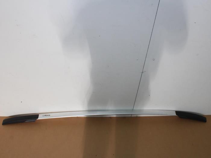 Roof rail, right from a Volvo V40 Cross Country (MZ) 1.6 D2 2013
