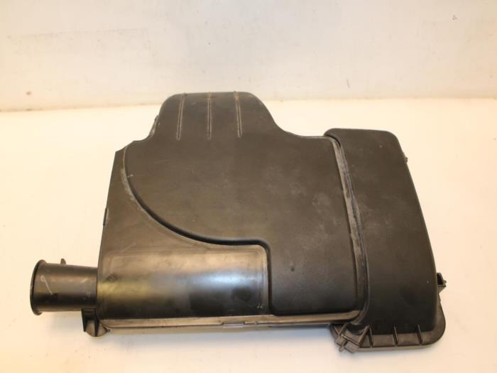 Gebrauchte Luftfiltergehäuse Peugeot 107 1.0 12V Preis € 30,00 Margenregelung angeboten von Van Gils Automotive