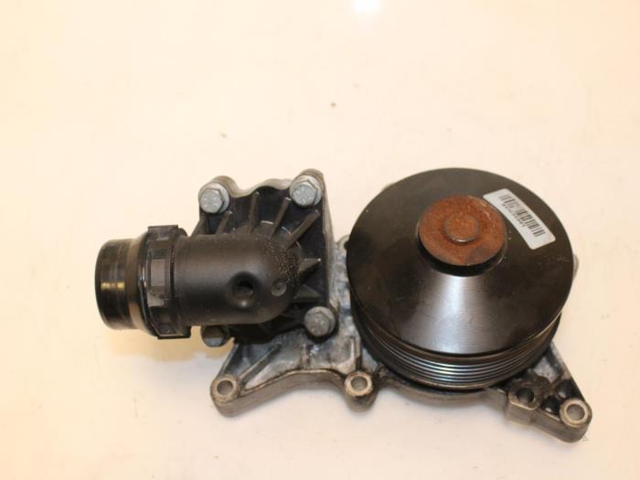 Begagnade Vattenpump BMW 7 serie (F01/02/03/04) 730d 24V Pris € 66,00 Marginaltabell erbjuds av Van Gils Automotive