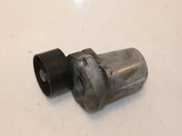 Usados Tensor correa múltiple BMW 7 serie (F01/02/03/04) 730d 24V Precio € 54,00 Norma de margen ofrecido por Van Gils Automotive