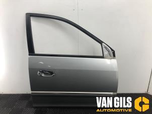 Gebrauchte Tür 4-türig rechts vorne Kia Carens II (FJ) 2.0i CVVT 16V Preis € 150,00 Margenregelung angeboten von Van Gils Automotive