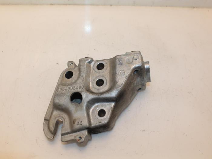 Used Engine mount Peugeot 508 (8D) 2.2 HDiF 16V GT Price € 30,00 Margin scheme offered by Van Gils Automotive