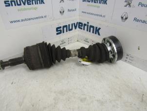 Used Front drive shaft, left Mercedes Vito (638.1/2) 2.2 CDI 110 16V Price € 30,00 Margin scheme offered by Snuverink Autodemontage