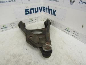 Usagé Bras de suspension avant droit Renault Clio Societe (S/3/657) 1.9 D Prix sur demande proposé par Snuverink Autodemontage