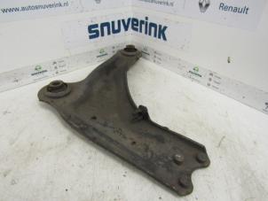 Used Front wishbone, left Renault Laguna Price € 25,00 Margin scheme offered by Snuverink Autodemontage