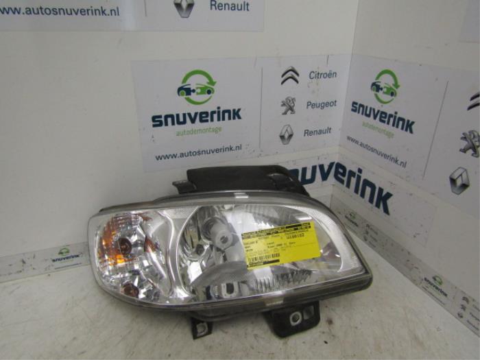 Używane Reflektor prawy Seat Ibiza II (6K1) 1.4 Select Cena € 10,33 Procedura marży oferowane przez Snuverink Autodemontage