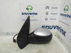 Used Wing mirror, left Peugeot 206 (2A/C/H/J/S) 1.4 XR,XS,XT,Gentry Price € 30,00 Margin scheme offered by Snuverink Autodemontage