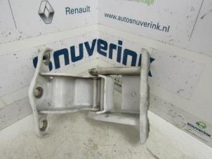 Used Tailgate hinge Renault Trafic Price € 24,20 Inclusive VAT offered by Snuverink Autodemontage