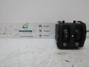Używane Przelacznik reflektora LHV Renault Twingo II (CN) 1.2 16V Cena € 20,00 Procedura marży oferowane przez Snuverink Autodemontage