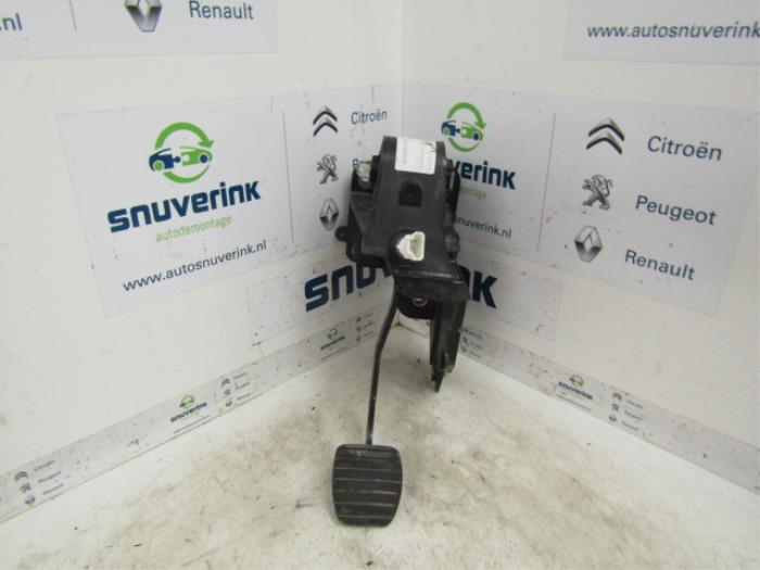 Brake pedal from a Renault Master IV (MA/MB/MC/MD/MH/MF/MG/MH) 2.3 dCi 135 16V FWD 2015