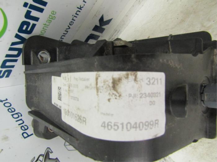 Brake pedal from a Renault Master IV (MA/MB/MC/MD/MH/MF/MG/MH) 2.3 dCi 135 16V FWD 2015