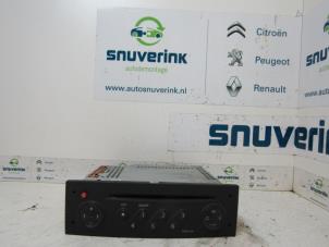 Używane Radio Renault Scenic Cena € 25,33 Procedura marży oferowane przez Snuverink Autodemontage