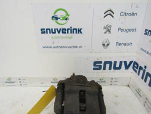Used Front brake calliper, right Renault Clio II (BB/CB) 1.4 16V Price € 26,99 Margin scheme offered by Snuverink Autodemontage