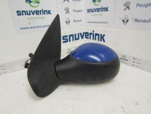 Used Wing mirror, left Peugeot 206 (2A/C/H/J/S) 2.0 XS,XT HDi Price € 24,99 Margin scheme offered by Snuverink Autodemontage
