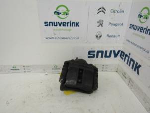 Usados Pinza de freno derecha delante Renault Twingo II (CN) 1.2 16V Precio € 26,99 Norma de margen ofrecido por Snuverink Autodemontage