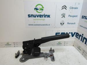 Usagé Levier frein à main Citroen C3 (SC) 1.2 VTi 82 12V Prix € 40,00 Règlement à la marge proposé par Snuverink Autodemontage