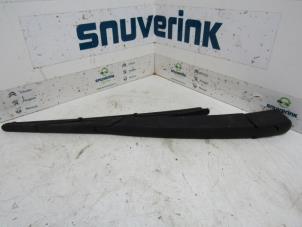 Used Rear wiper arm Renault Scénic III (JZ) 1.6 16V Price € 30,00 Margin scheme offered by Snuverink Autodemontage