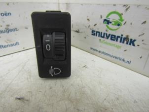 Used AIH headlight switch Peugeot Partner Tepee (7A/B/C/D/E/F/G/J/P/S) 1.6 16V Phase 1 Price € 20,00 Margin scheme offered by Snuverink Autodemontage