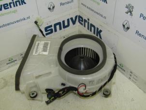 Gebrauchte Heizung Belüftungsmotor Peugeot Partner Tepee (7A/B/C/D/E/F/G/J/P/S) 1.6 16V Phase 1 Preis € 49,99 Margenregelung angeboten von Snuverink Autodemontage