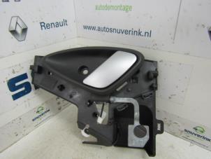 Usagé Poignée de porte arrière gauche Citroen C5 II Berline (RC) 2.2 HDiF 16V Prix € 35,00 Règlement à la marge proposé par Snuverink Autodemontage