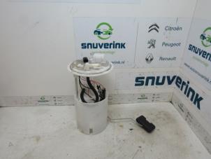 Used Electric fuel pump Renault Scénic IV (RFAJ) 1.2 TCE 130 16V Price on request offered by Snuverink Autodemontage