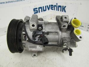 Used Air conditioning pump Renault Captur (2R) 1.5 Energy dCi 90 FAP Price on request offered by Snuverink Autodemontage