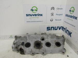 Used Rocker cover Renault Clio III (BR/CR) 1.2 16V Tce Price € 75,00 Margin scheme offered by Snuverink Autodemontage