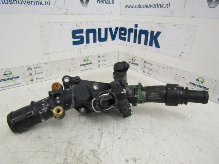 Thermostat housing from a Renault Captur (2R) 1.5 Energy dCi 90 FAP 2017