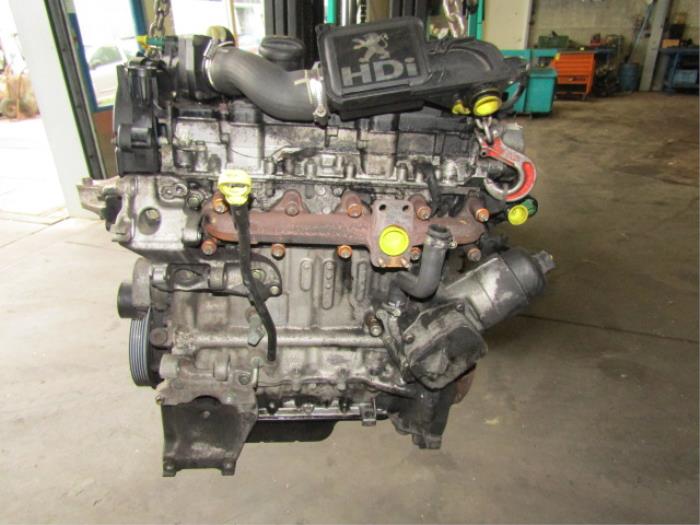 Engine from a Peugeot 206 SW (2E/K) 1.4 HDi 2004