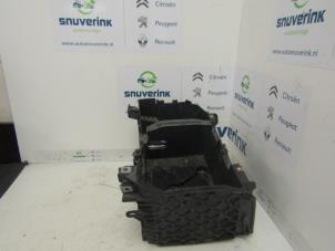 Used Battery box Renault Megane III Grandtour (KZ) 1.5 dCi 90 Price € 40,00 Margin scheme offered by Snuverink Autodemontage
