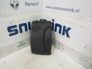 Usagé Poignée portière 4portes arrière droite Renault Kangoo (KC) 1.6 16V Prix sur demande proposé par Snuverink Autodemontage