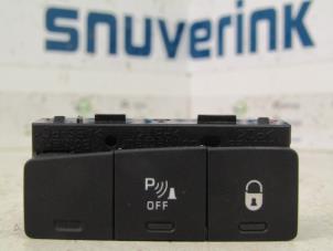 Używane Przelacznik czujników parkowania Citroen C3 Picasso (SH) 1.4 16V VTI 95 Cena na żądanie oferowane przez Snuverink Autodemontage