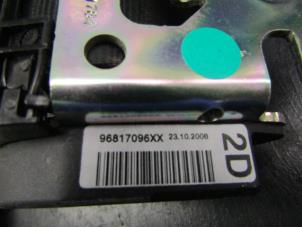 Usados Cinturón de seguridad derecha detrás Citroen C3 Picasso (SH) 1.4 16V VTI 95 Precio de solicitud ofrecido por Snuverink Autodemontage