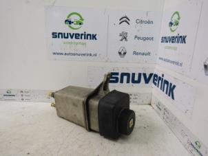 Used Power steering fluid reservoir Citroen Jumper (U9) 2.2 HDi 130 Price € 36,30 Inclusive VAT offered by Snuverink Autodemontage