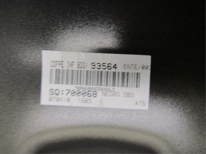 Portón trasero de un Peugeot 207 CC (WB) 1.6 16V 2010
