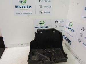 Used Battery box Renault Kangoo Express (FW) 1.5 dCi 85 Price € 36,30 Inclusive VAT offered by Snuverink Autodemontage