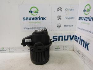 Used Heating and ventilation fan motor Renault Clio IV (5R) 1.5 Energy dCi 90 FAP Price € 30,00 Margin scheme offered by Snuverink Autodemontage