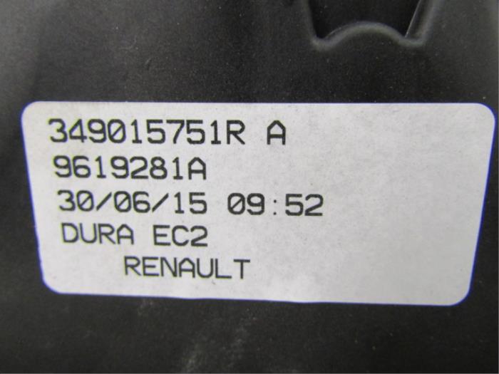 Gear stick from a Renault Captur (2R) 0.9 Energy TCE 12V 2015