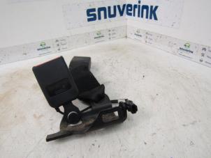 Used Rear seatbelt buckle, left Renault Laguna III Estate (KT) 2.0 Turbo 16V Price on request offered by Snuverink Autodemontage